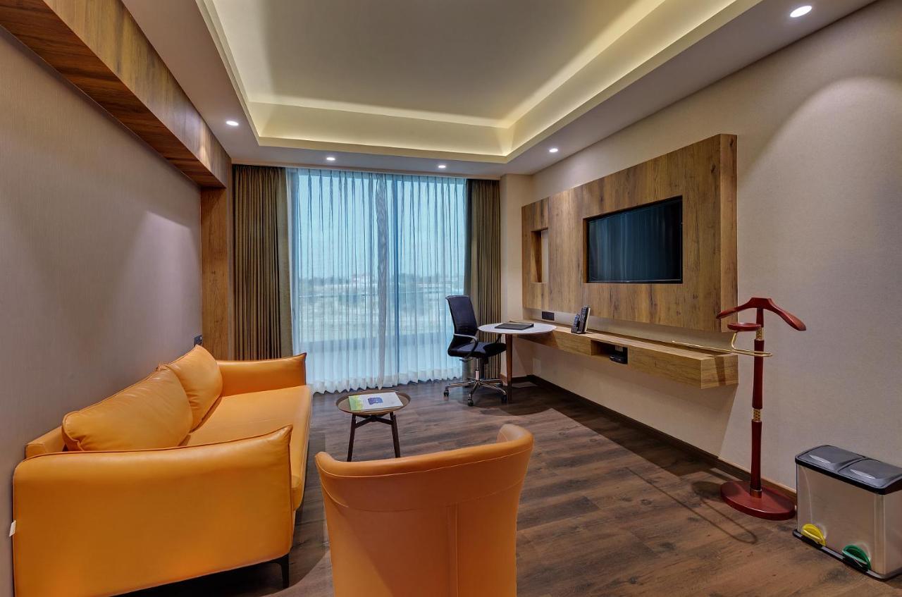 The Fern Royal Farm Resort, Anjār Dış mekan fotoğraf