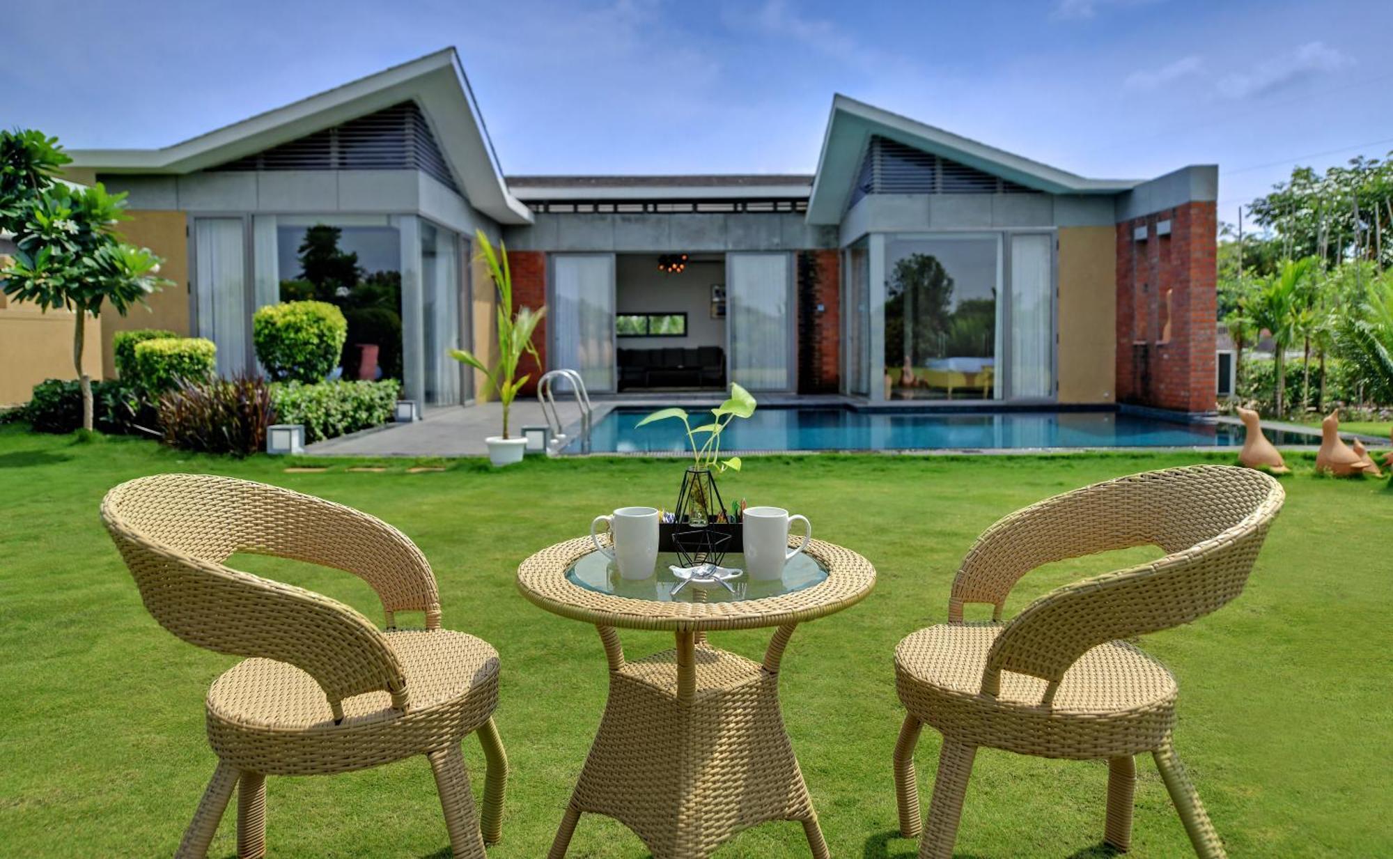 The Fern Royal Farm Resort, Anjār Dış mekan fotoğraf